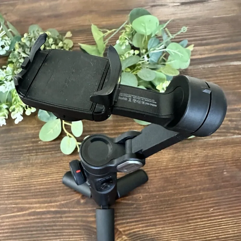 AOCHUAN Smart XE Motorized Foldable Gimbal Stabilizer for Smartphones